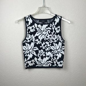 Trendy Black/White Print Sleeveless Crop Top